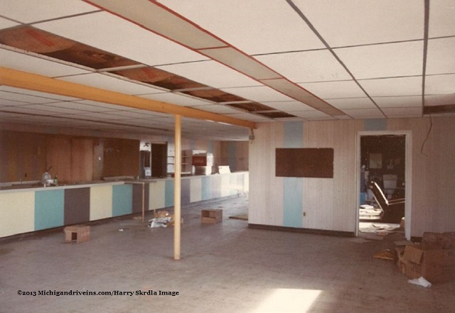 Sunset Drive-In Theatre - Snack Bar From Harry Skrdla (newer photo)